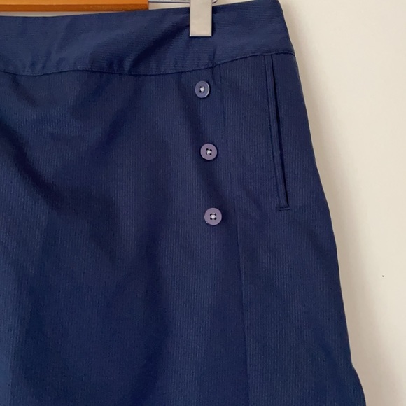 💕4/$25💕 ADIDAS CLIMACOOL NAVY SKORT - Picture 2 of 6